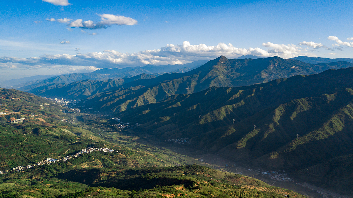 元阳-云涌千山秀.jpg