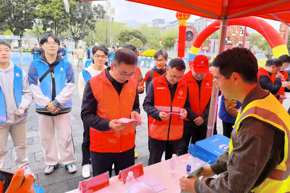 市水务局局长了解保山坝灌区工程2.jpg